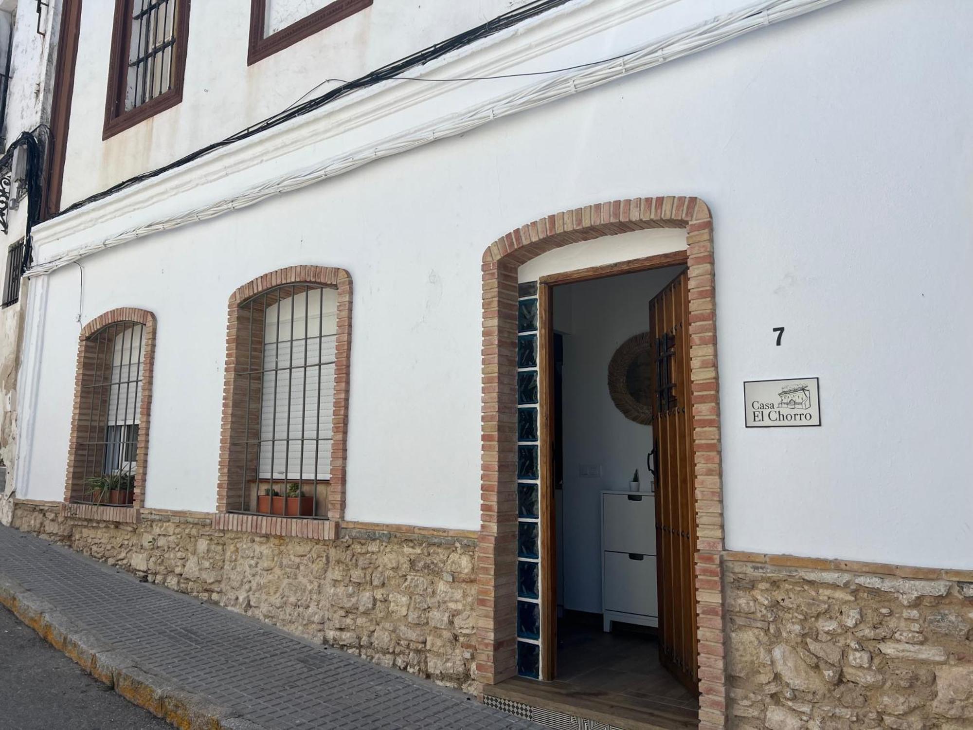 דירות בנאלופ קסאס וייחאס Casa El Chorro מראה חיצוני תמונה